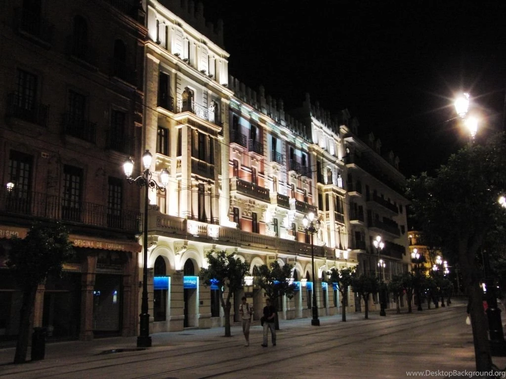 1024x768 Seville By Night Desktop PC And Mac Wallpapers