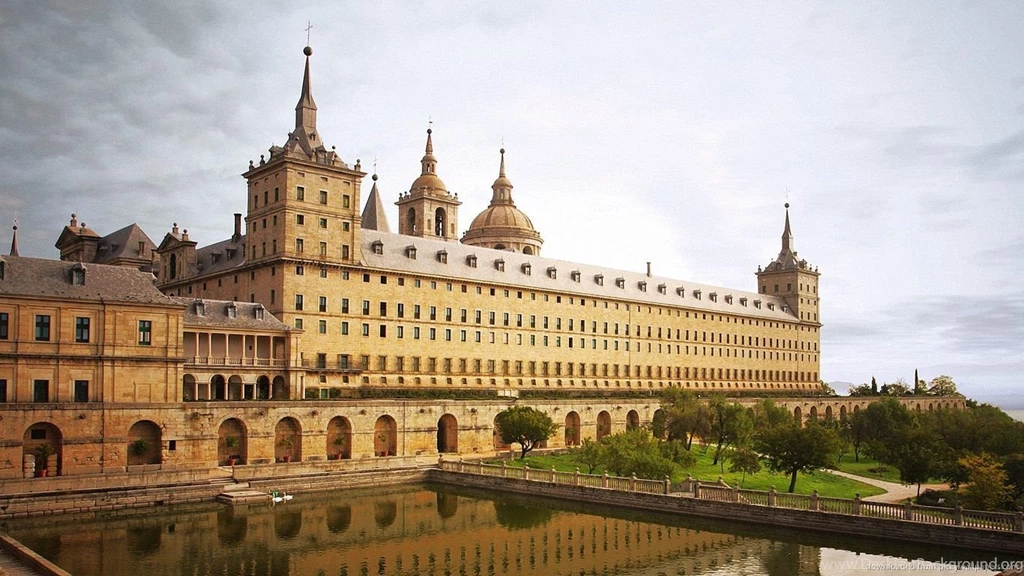 Download 1366x768 Escorial Monastery In Madrid Wallpapers