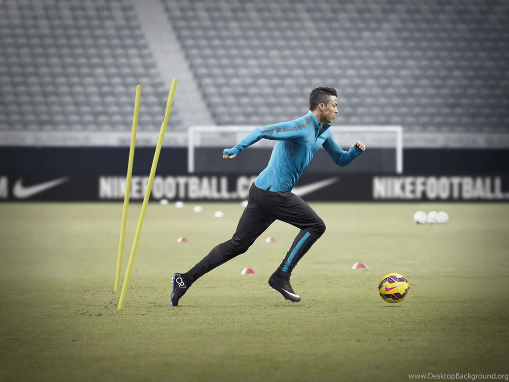 Cristiano Ronaldo Nike Running Wallpapers Cristiano Ronaldo ...
