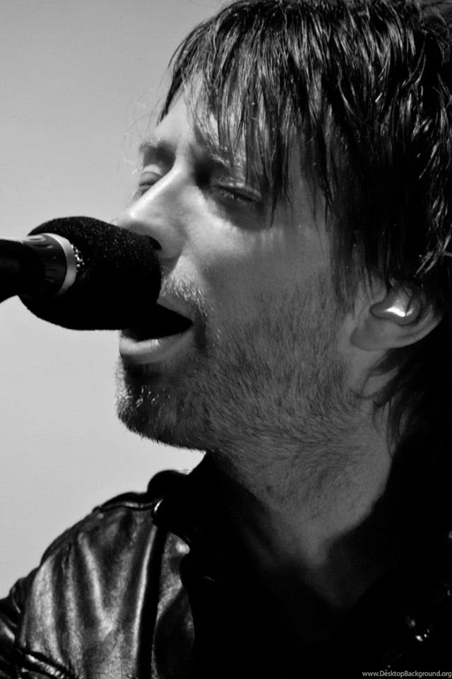 Download Wallpapers 640x960 Radiohead, Soloist, Singing, Microphone ...