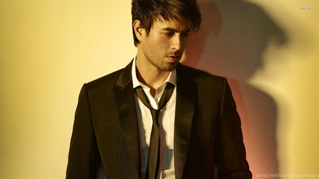 Enrique Iglesias With A Black Suit And Tie Wallpapers Male ...