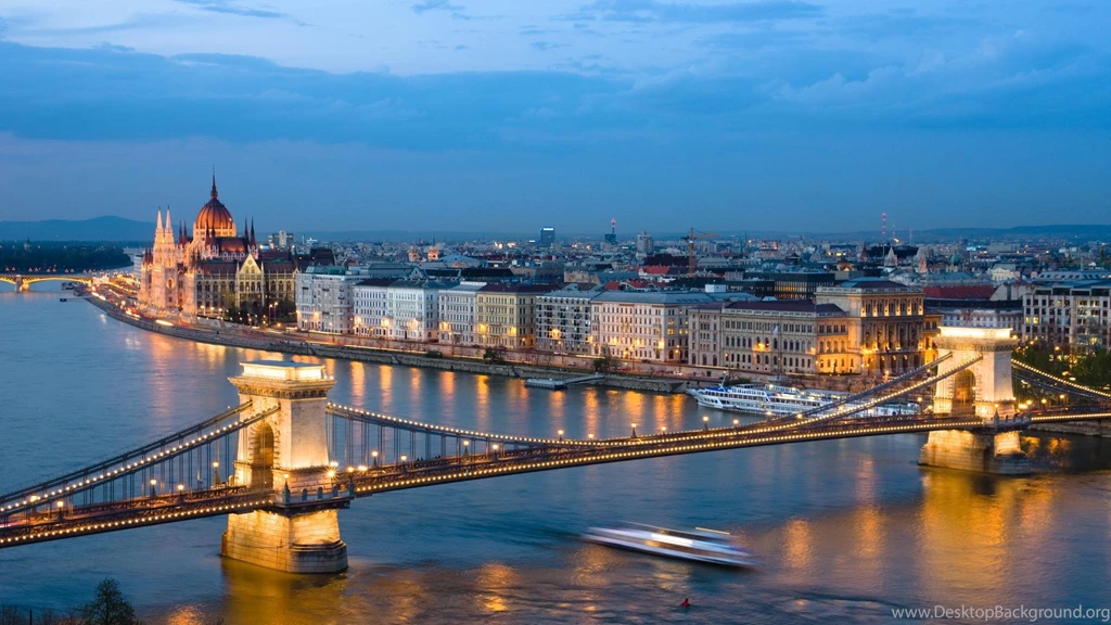 Budapest Bridge HD Wallpaper.jpg