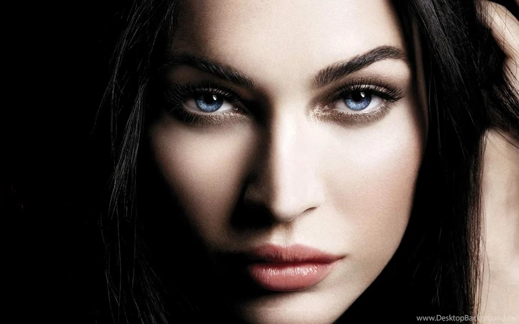 Brunette Model Wallpapers