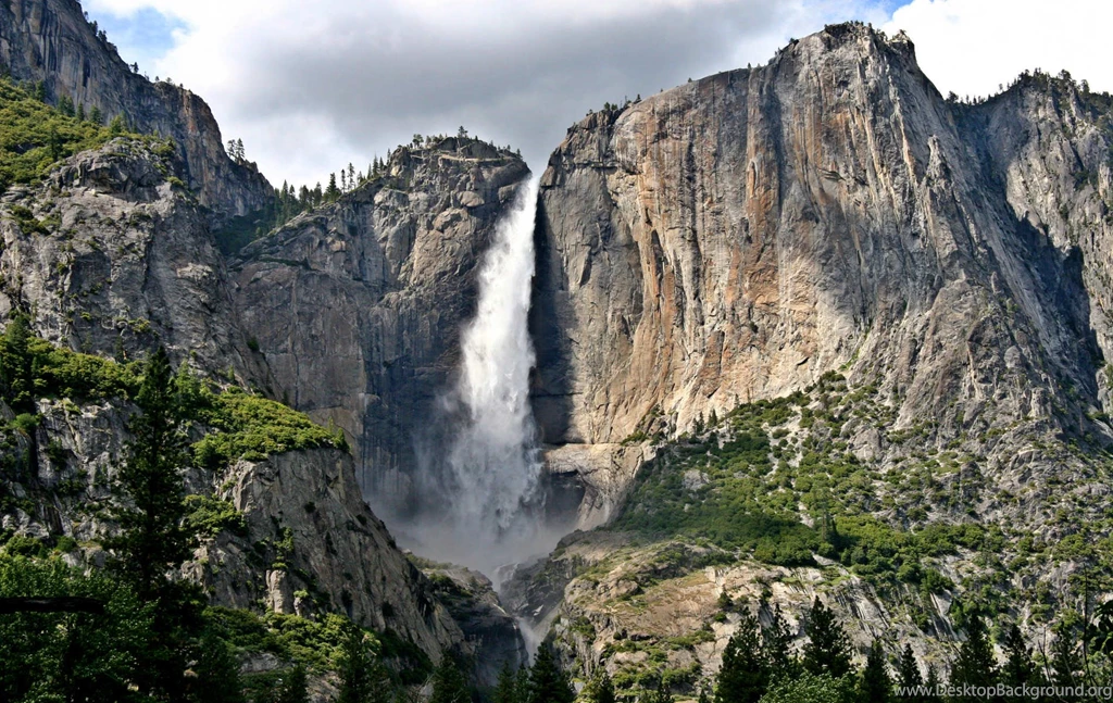 Yosemitehikes.com upper yosemite falls 1900x1200.jpg