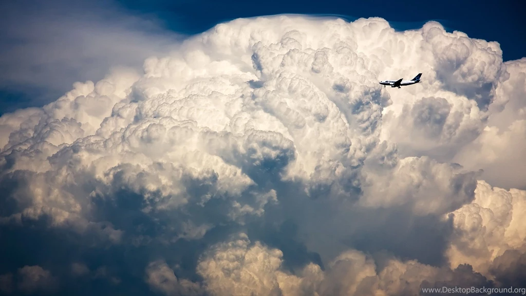 The Plane Of A Storm Cloud Wallpapers And Images Wallpapers ...