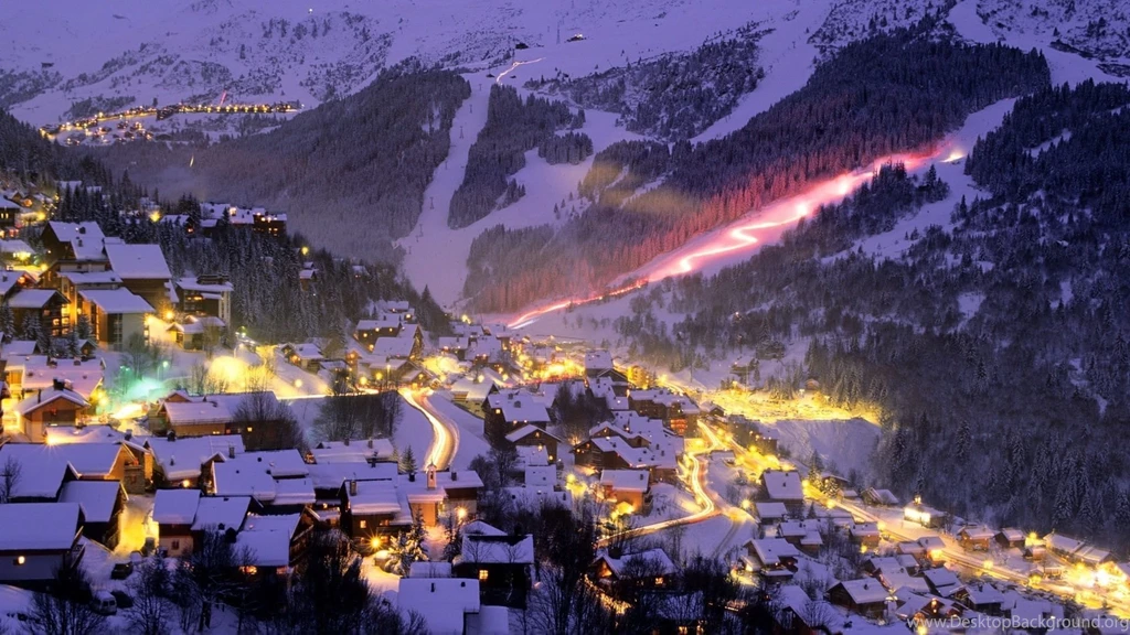 Snowed In Houses Wallpapers