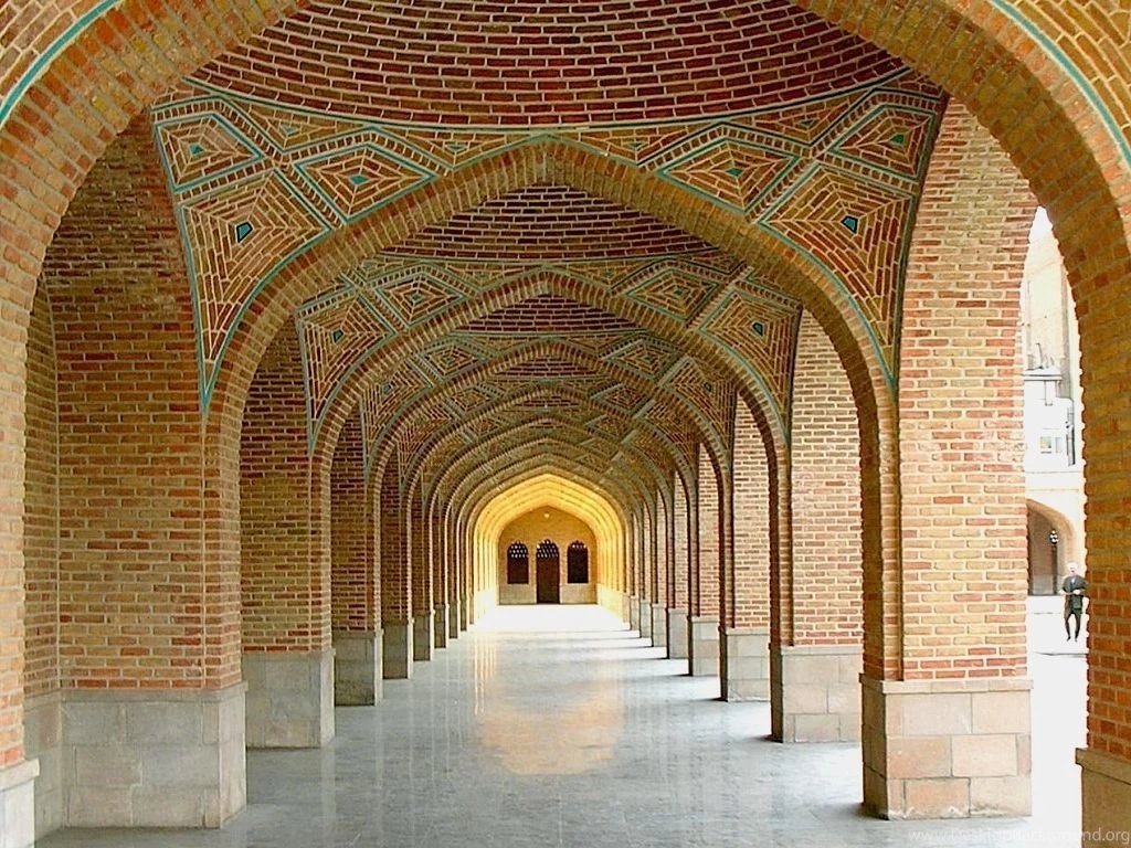 Kabud_mosque_in_tabriz__iran normal.jpg