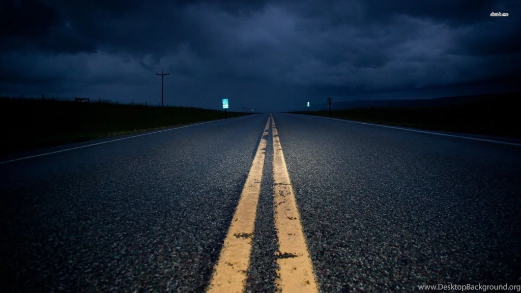 Lonely highway at night wallpaper 3
