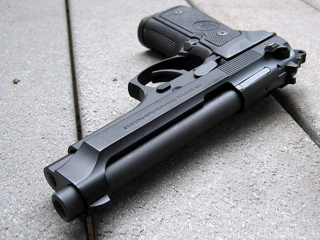 Wallpapers Pistol Gun 1024x768