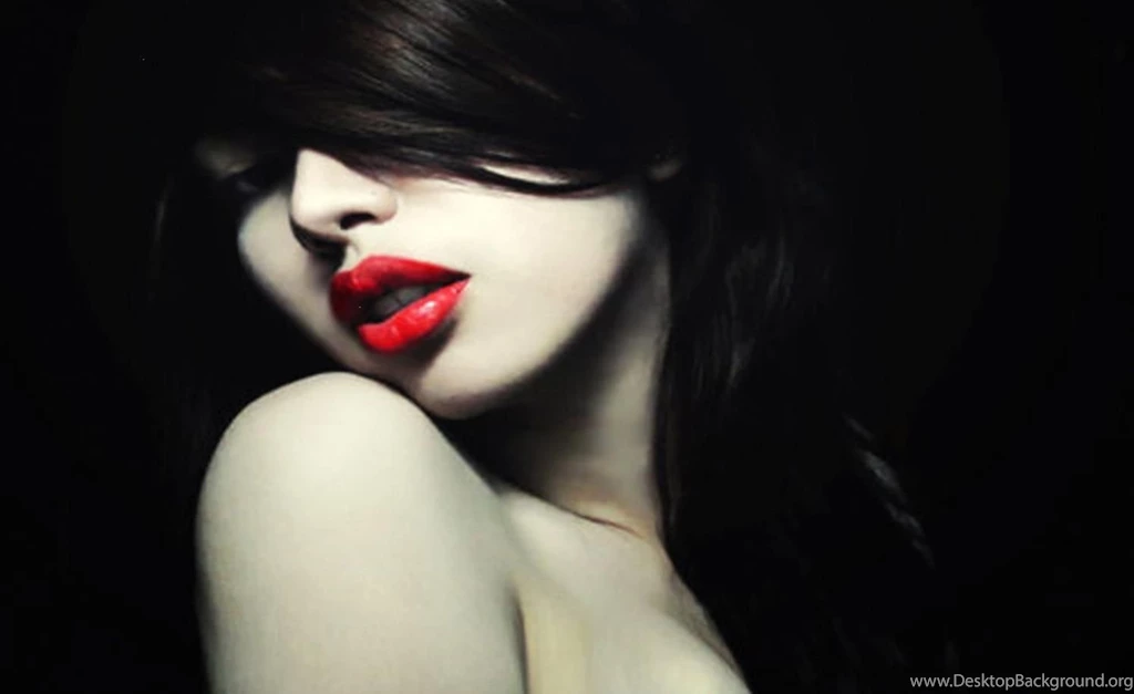 RED LIPS WALLPAPER   (