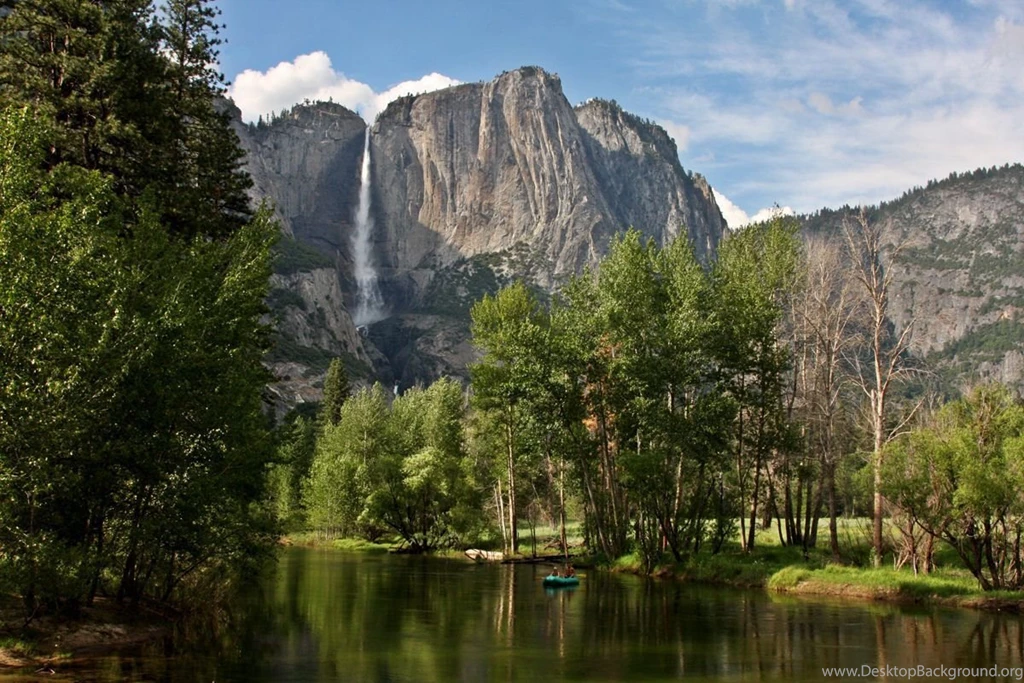 Yosemitehikes.com swinging bridge 1200x800.jpg