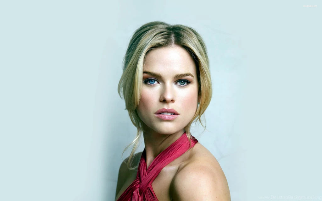 Alice Eve Wallpapers High Resolution And Quality Download