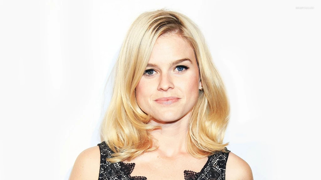 Alice Eve Wallpapers High Resolution And Quality Download