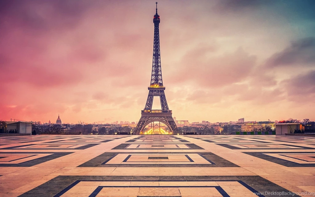 Eiffel Tower Wallpapers HD Download