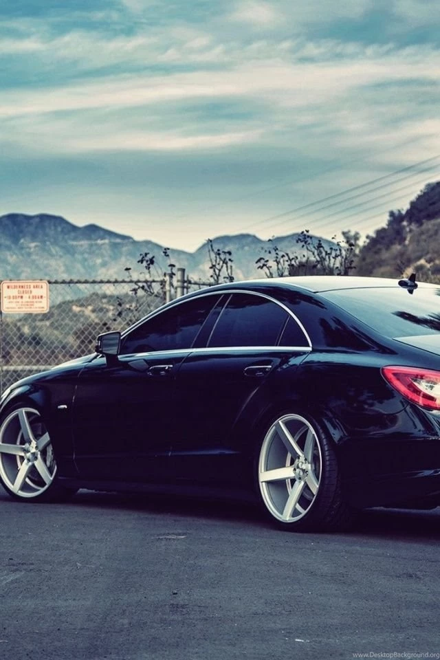 640x960 Mercedes Benz CLS550 Iphone 4 Wallpapers