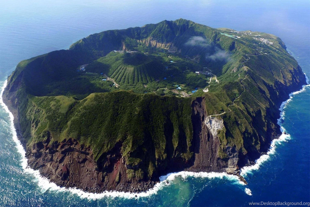HD Aogashima Volcano Wallpapers1.jpg
