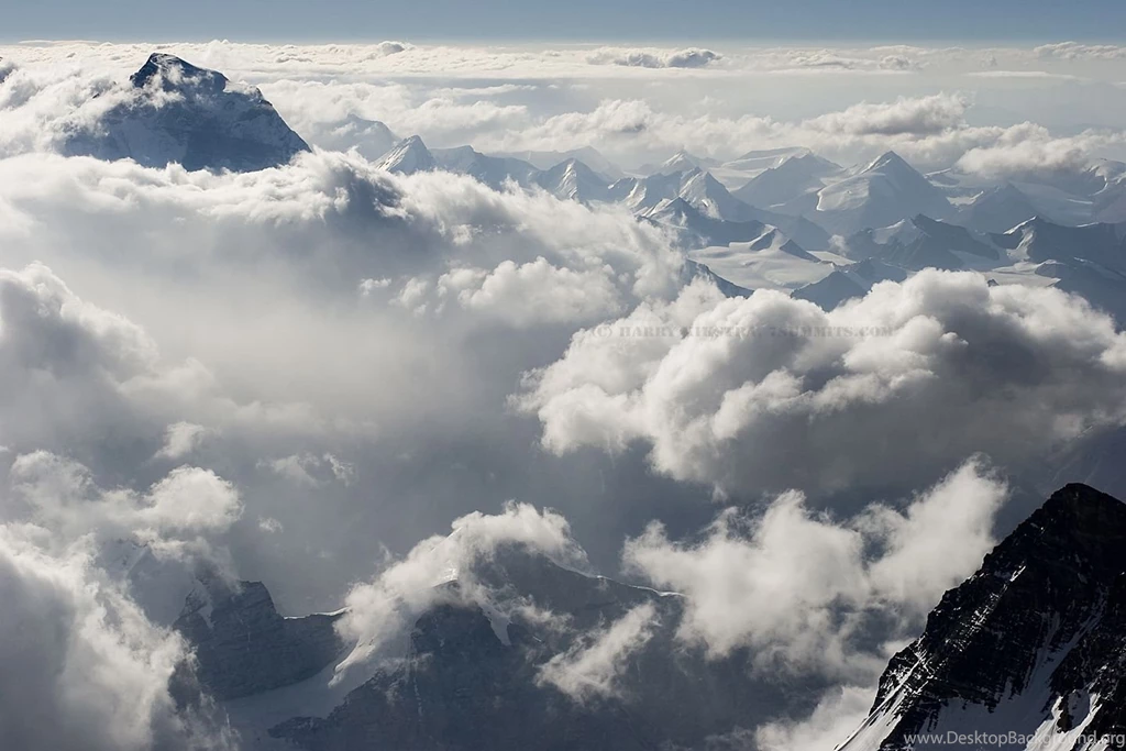 Top Of Mount Everest Wallpaper.