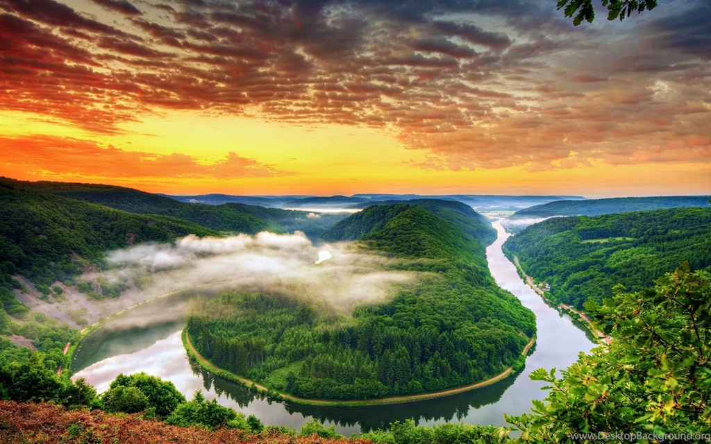 Beautiful Mountain Sunset Wallpaper.