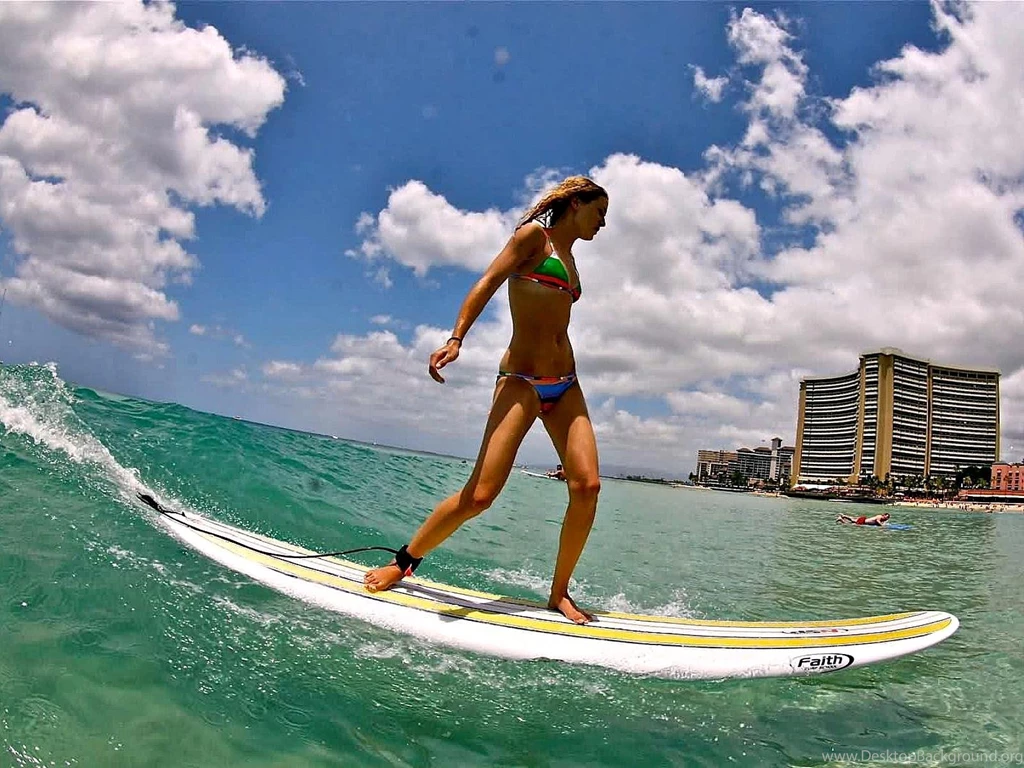SURFER GIRL WALLPAPER (