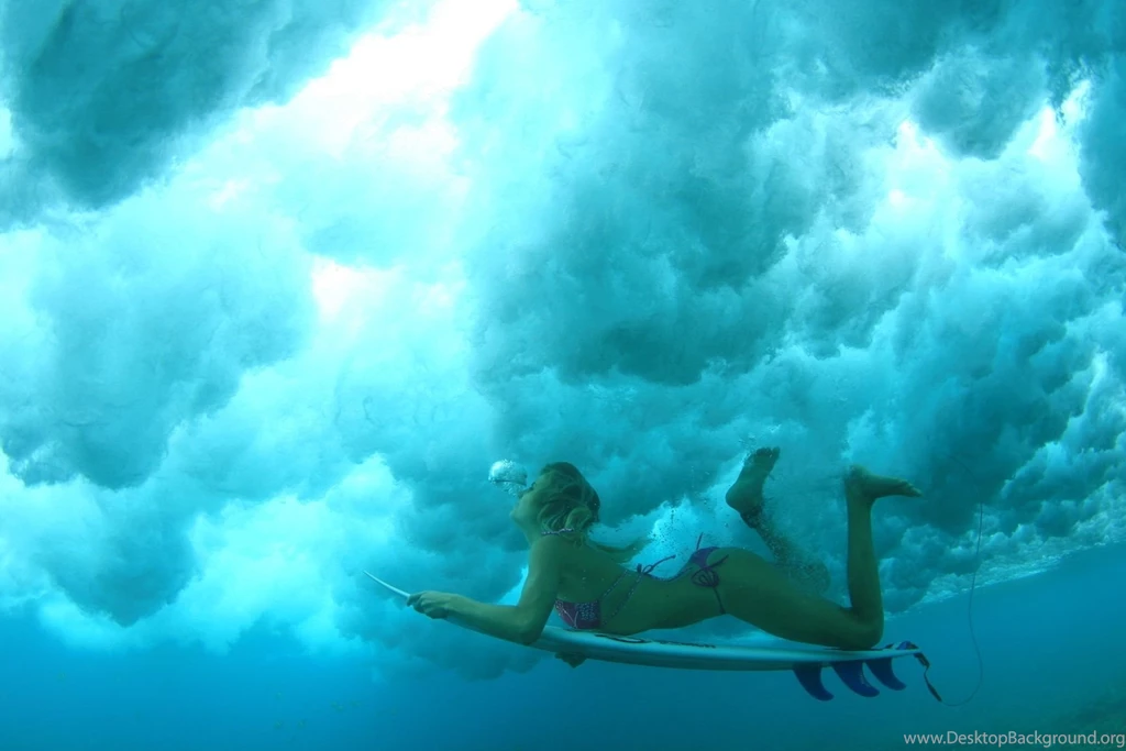 Sporty Girl Underwater Wallpapers And Images Wallpapers ...