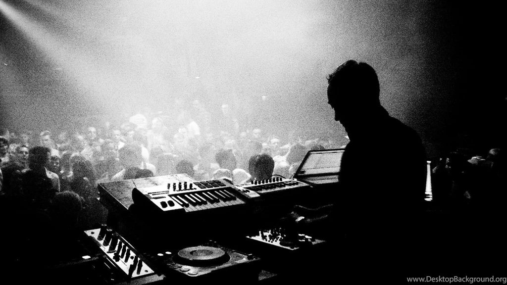 GetMeWallpapers: Dj In Disco Wallpapers