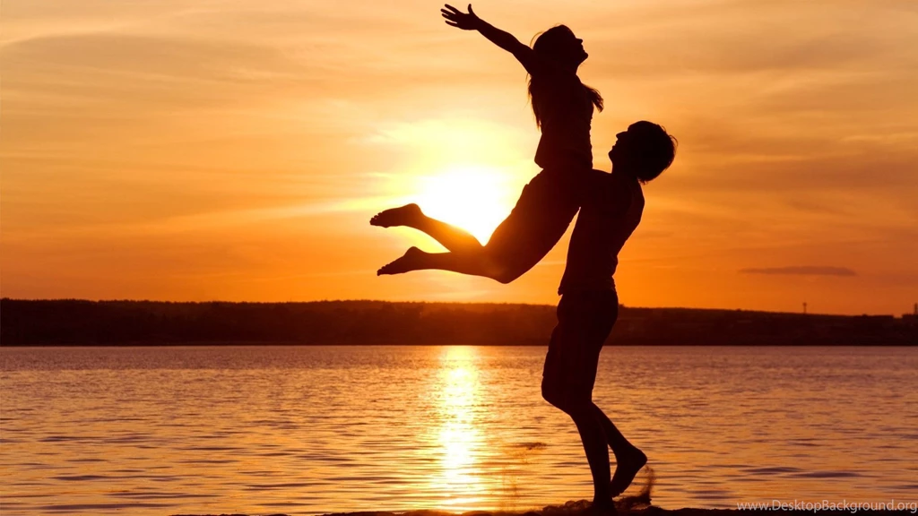 Free Wallpapers For Computers Happy Lovers Silhouette At The Beach ...