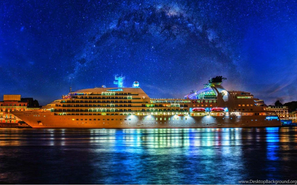 CRUISE SHIP WALLPAPER   (