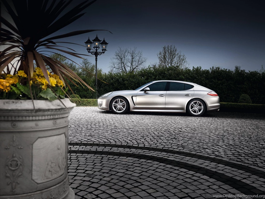 Download Porsche Panamera Sedan Car Picture HD Wallpapers Desktop ...
