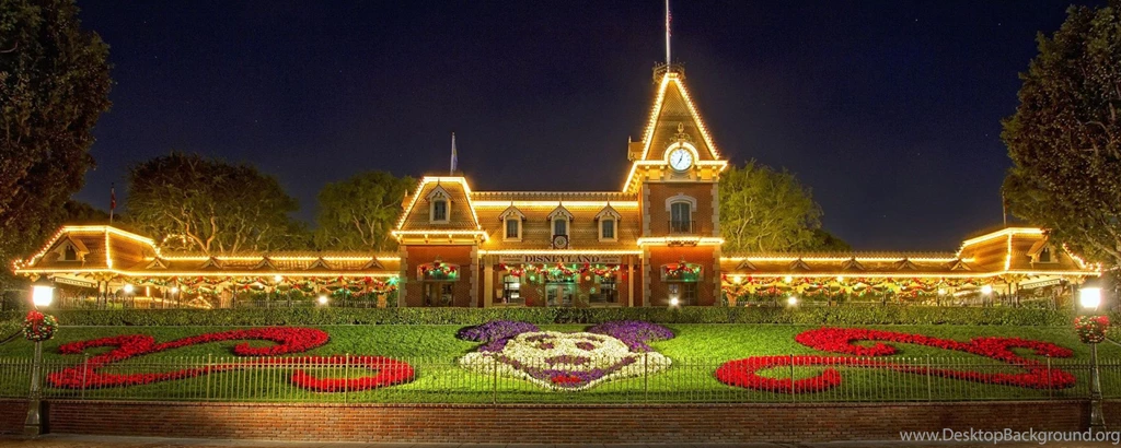 Christmas At Disneyland