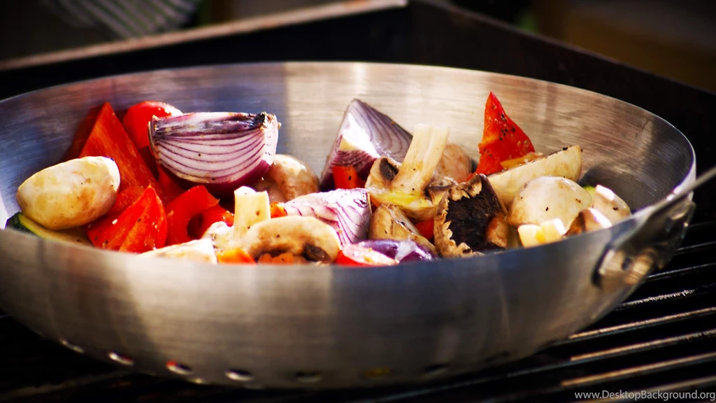 Cooking Fry Pan Kitchen 4k Uhd Wallpapers 2560x1440