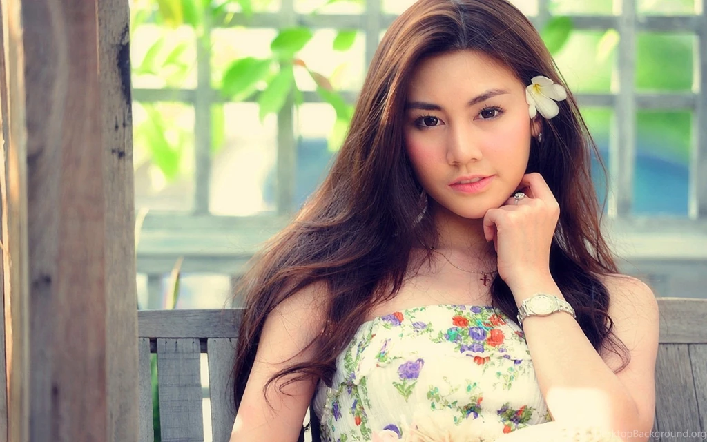 Beautiful Asian Girl Wallpaper.jpg