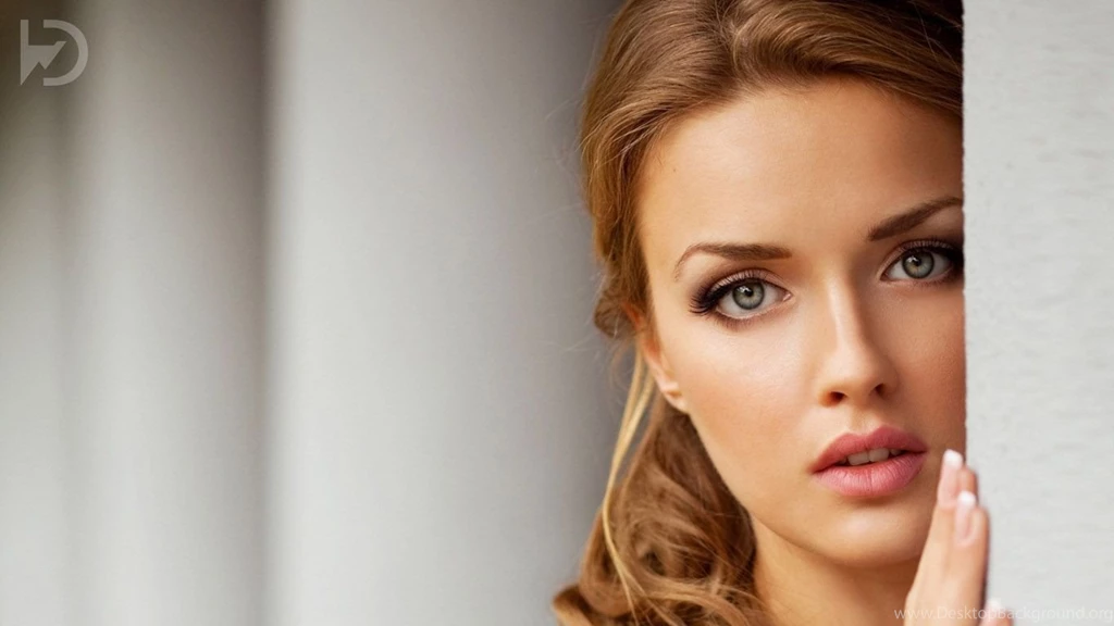 Beauty girl wallpaper.jpg