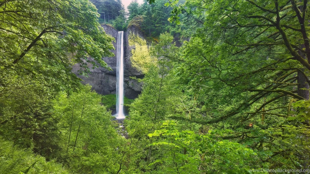 Super HD Wallpaper: Latourell Falls