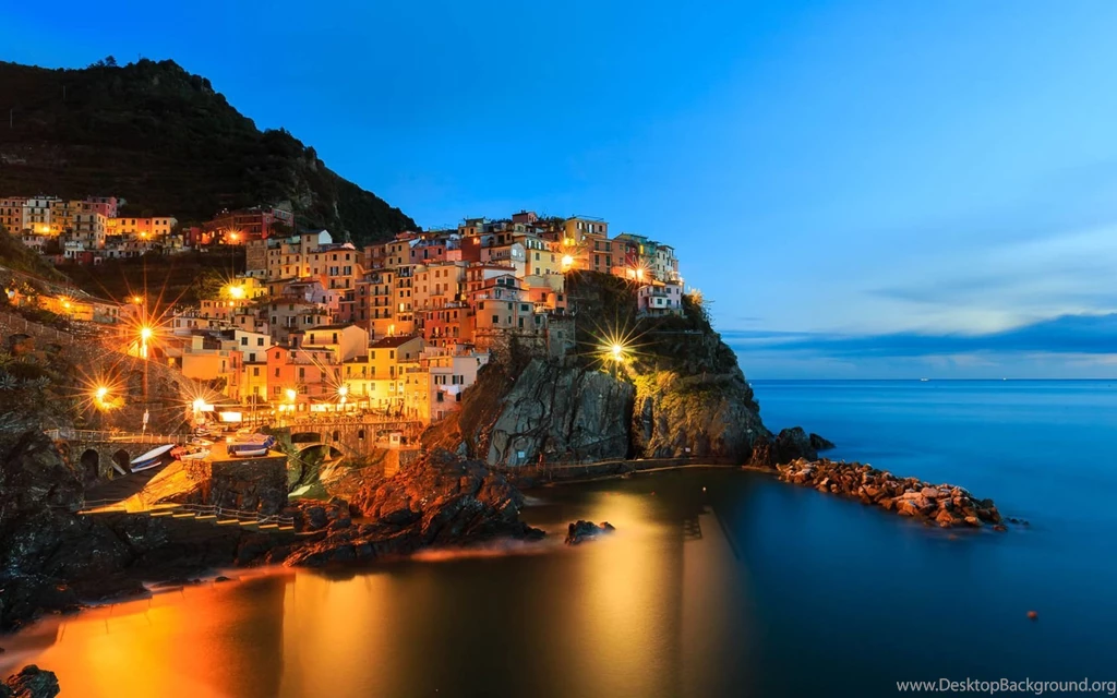 Lighted Manarola Desktop Wallpapers 28037