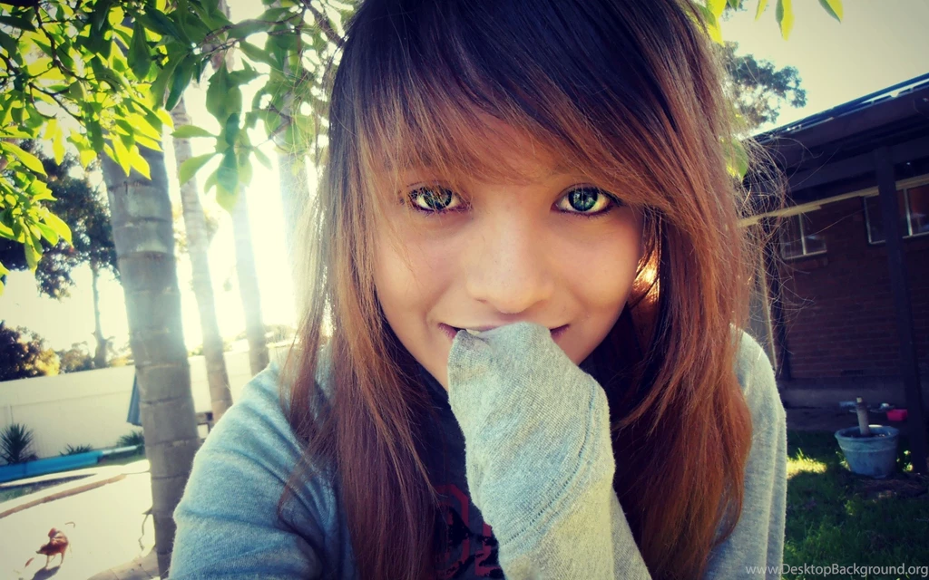 Download Wallpapers 3840x2400 Girl, Teenager, Green eyed, Modernity ...