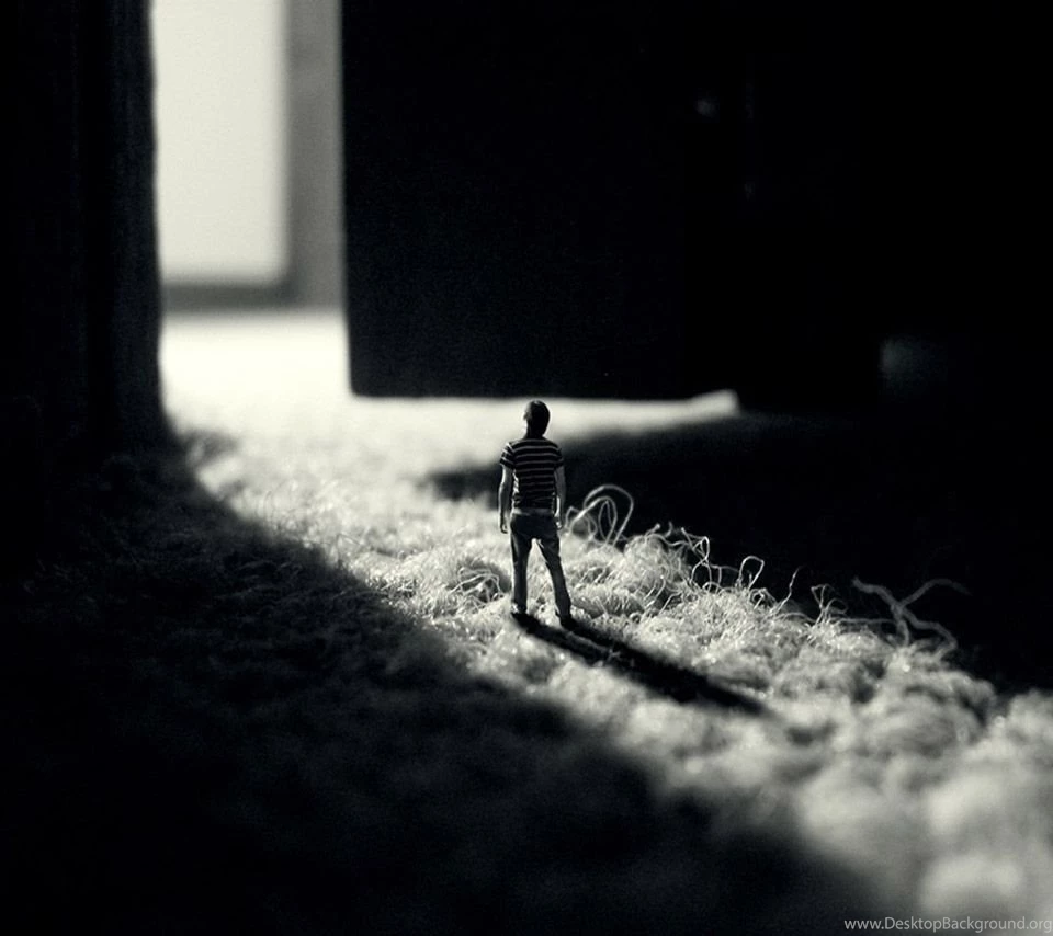 Little Man Door Ajar Black White Tablet Phone Wallpaper Backgrounds ...