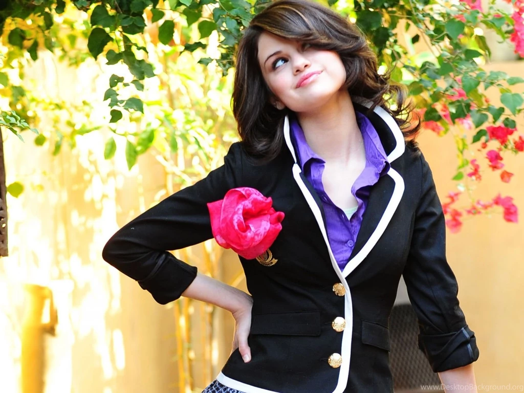 Selena Gomez 26 Wallpapers