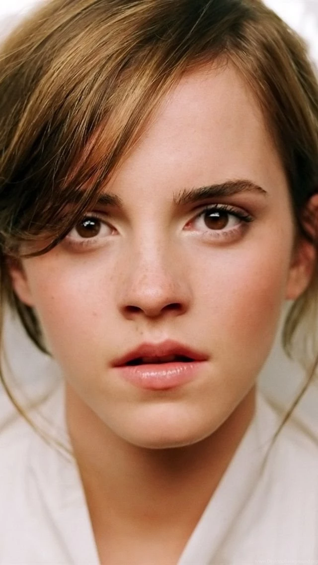 Emma Watson 09 iPhone Wallpapers