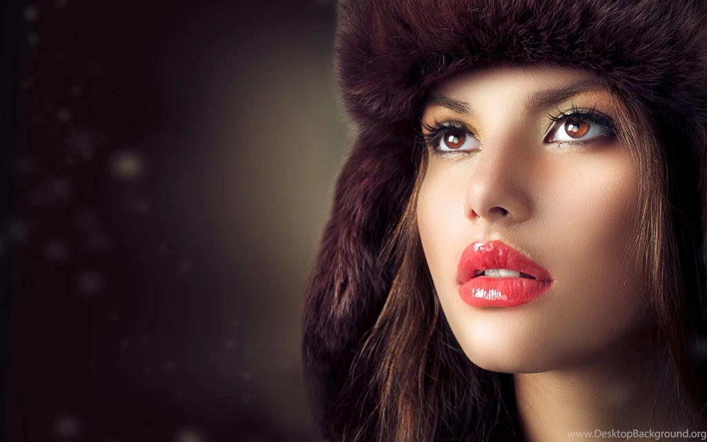 Model Girl Red Lips Wallpapers.jpg