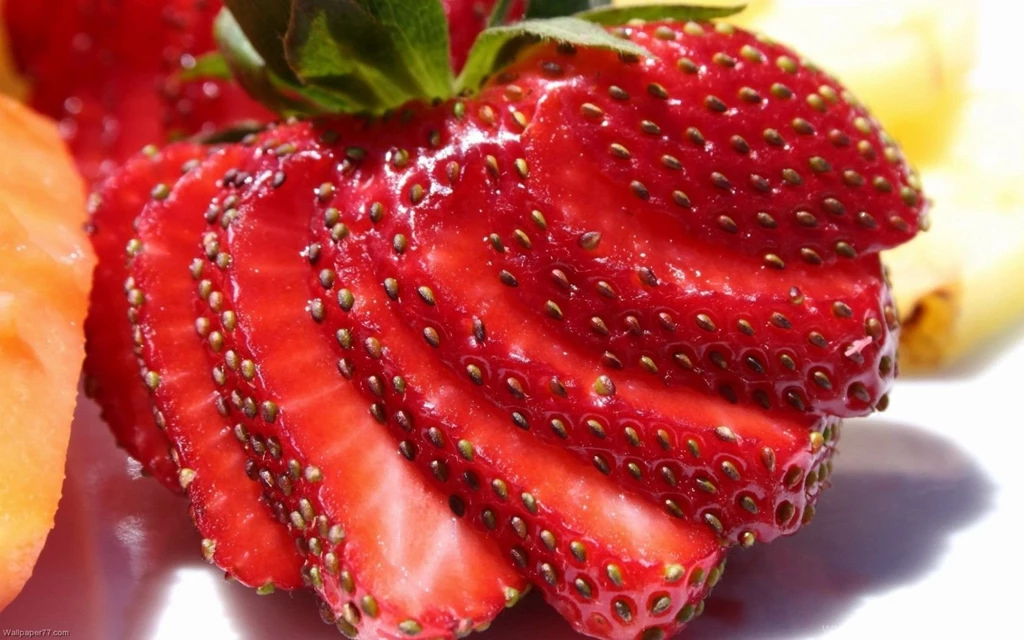 Strawberry Fruits Wallpapers 4.jpg