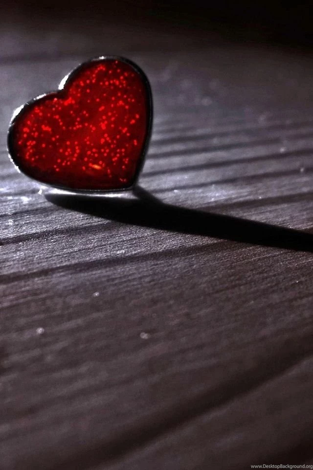 Love iPhone 4s Wallpapers