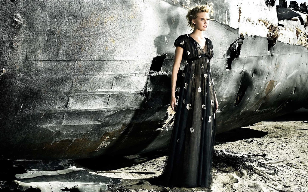 Seductive Maggie Grace Wallpapers And Images   Wallpapers ...