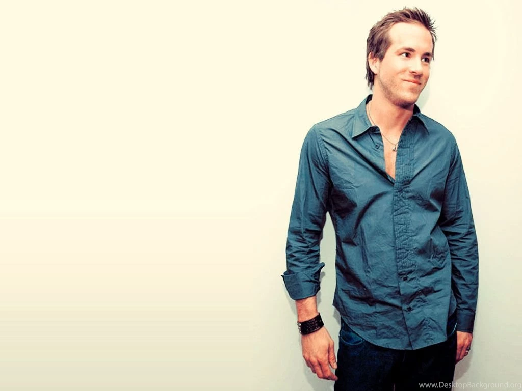 Gorgeous Ryan Reynolds Wallpapers