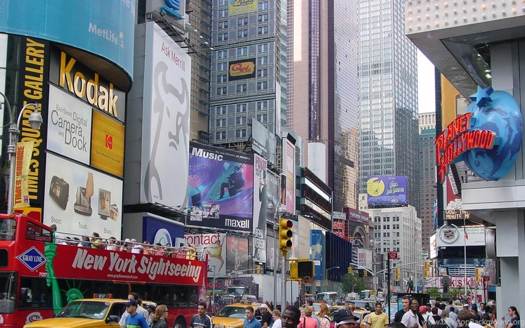 New York City Street Crowd Wallpaper.jpg