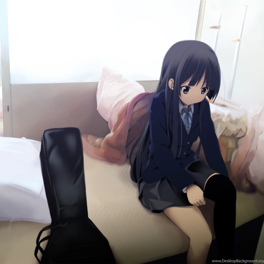 Akiyama Mio iPad 3,4 & Air Wallpapers