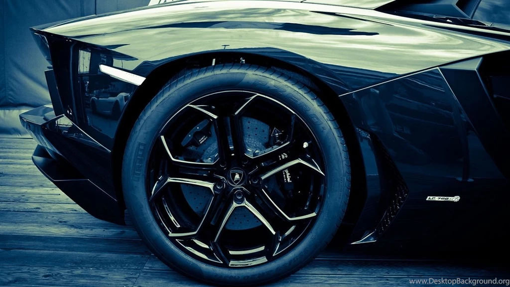 1366x768 Lamborghini Aventador Rear Wallpapers