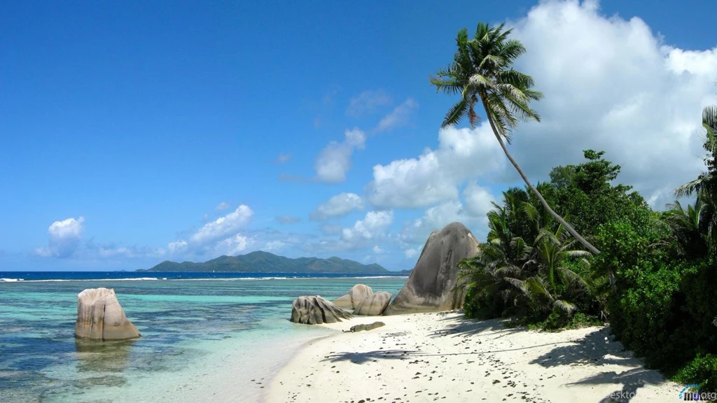 Download Wallpapers Paradise Beach In The Seychelles (1600 X 900 ...