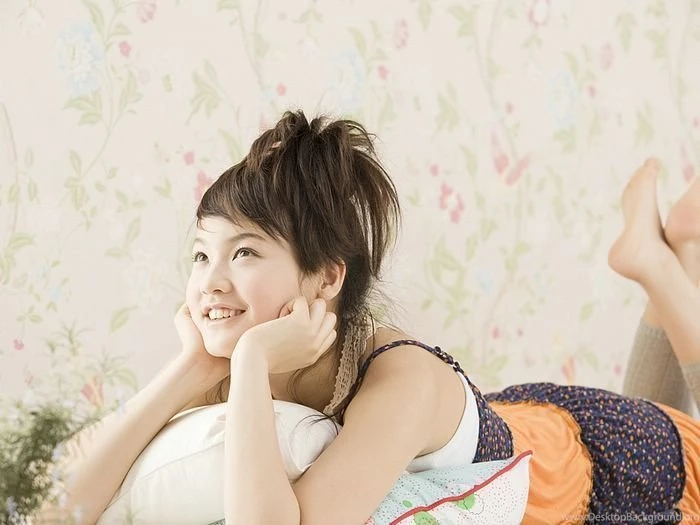 Relaxing Scene, Young Girl Day Dreaming Wallpapers (1920+1600 ) 28 ...
