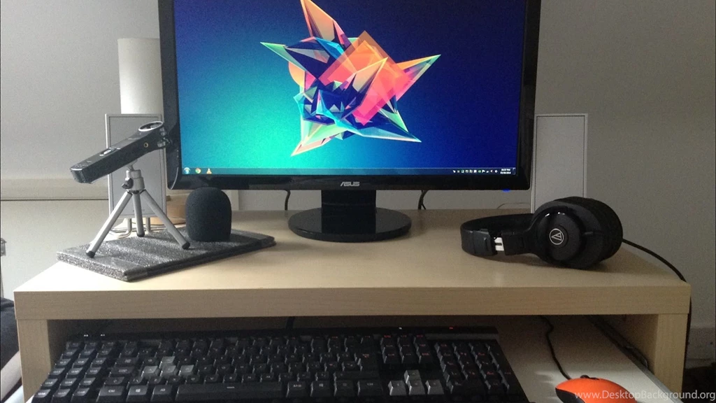 My Gaming PC Set Up & Desk Tour 2014! YouTube