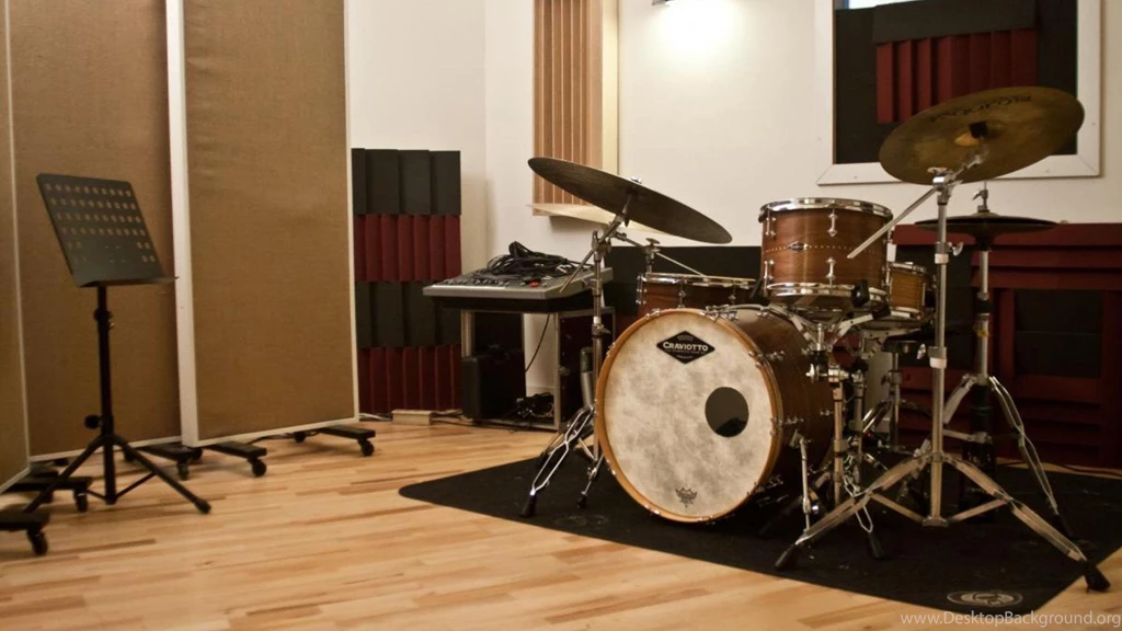 DRUM TRACKS WALLPAPER   (